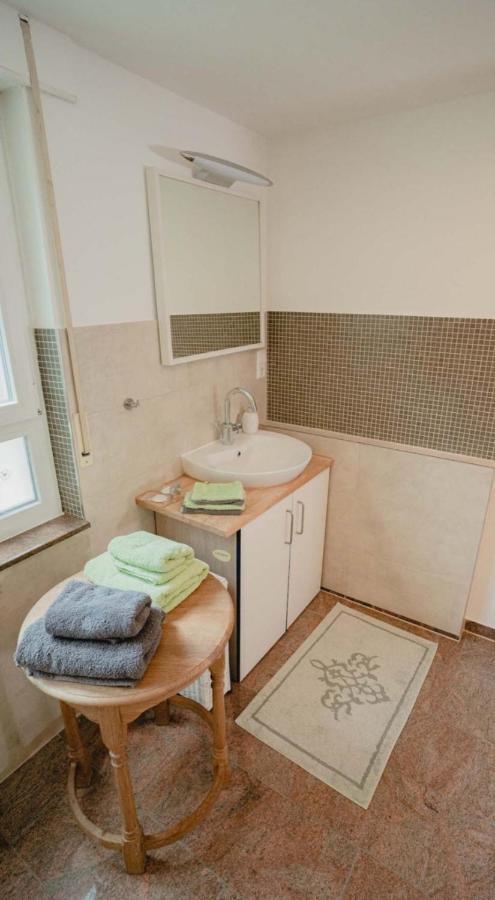 schöne Ferienwohnung auf der Schwäbischen Alb Kohlstetten Exterior foto